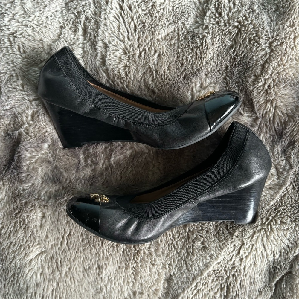 TORY BURCH Jolie Black Leather Wedges Size 6.5M New Without Box
